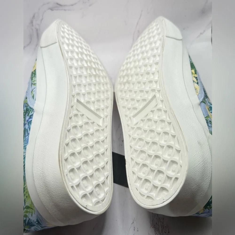 New Tommy Bahama Ferris Blue Floral Tropical Slip On Shoe Canvas Size 7.5 &8.5 - Picture 3 of 6